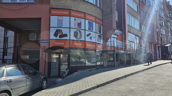 Сдам торговое помещение, 182 м²