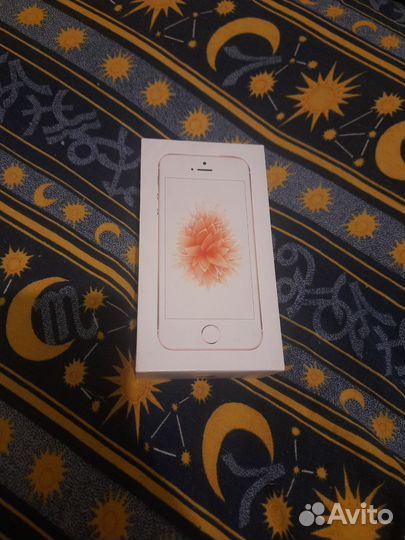 iPhone SE, 32 ГБ