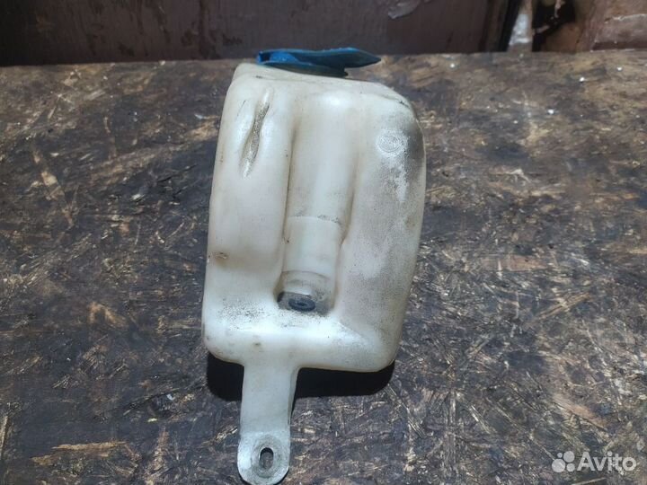 Бачок омывателя Volkswagen Pointer I (2003—2006) BR / Golf BR