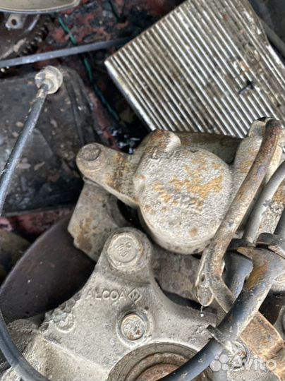 Chrysler pacifica передний левый суппорт