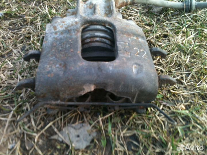 Суппорт передний левый Форд Фокус 1