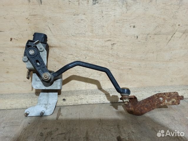 Датчик подвески задний Volvo V40 от 2012