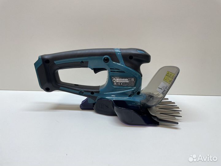 Аккумуляторные ножницы для травы Makita UM600DZ