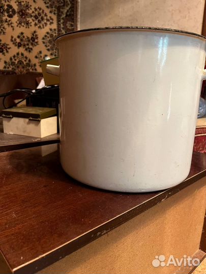 Кастрюля эмалированная