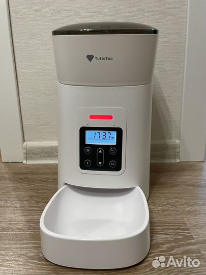 Автоматическая кормушка для собак/кошек