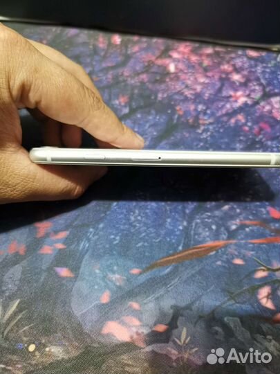 Телефон iPhone 8, silver, 64gb