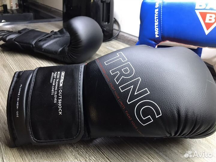 Боксерские перчатки