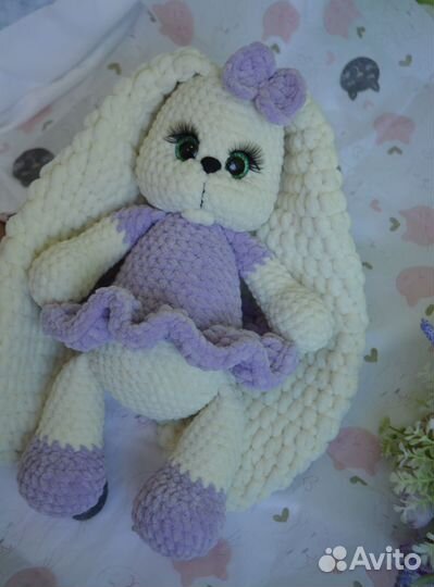 Вязаные игрушки ручной работы зайчик с метрикой