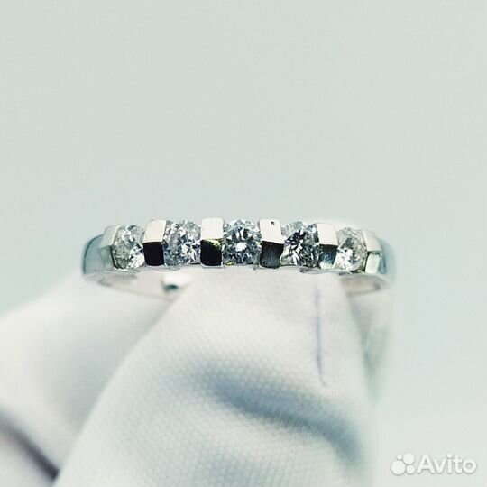 Золотое кольцо с бриллиантом 16р