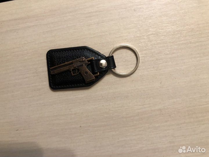 Брелок на ключи