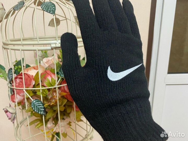 Комплект Шапка и перчатки найки