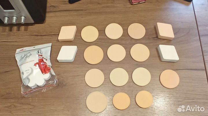 Много косметических спонжей, новые