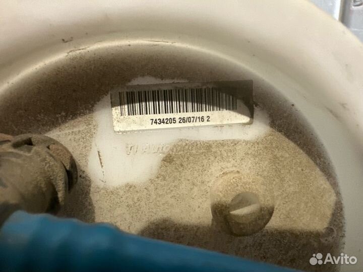 Топливный насос Bmw 5-Series F10 N52B30A 2010