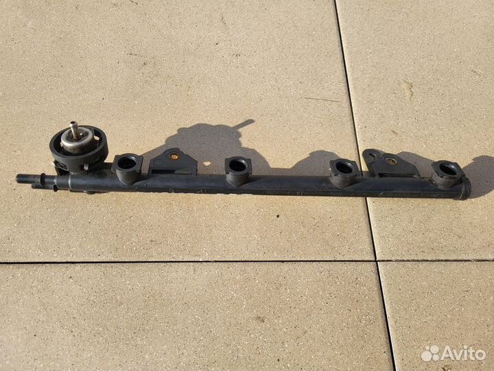 Топливная рампа Ford Focus 1