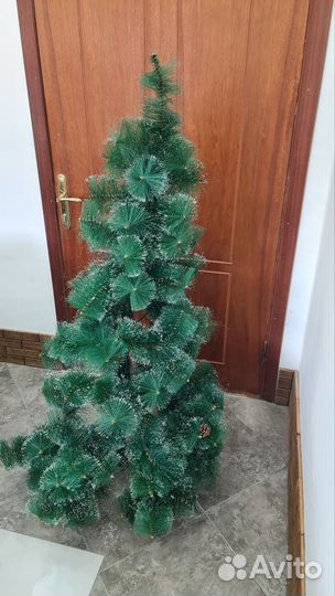Ель искуственная заснеженная