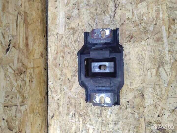 Левая опора кпп Ford Fusion Fiesta mk5