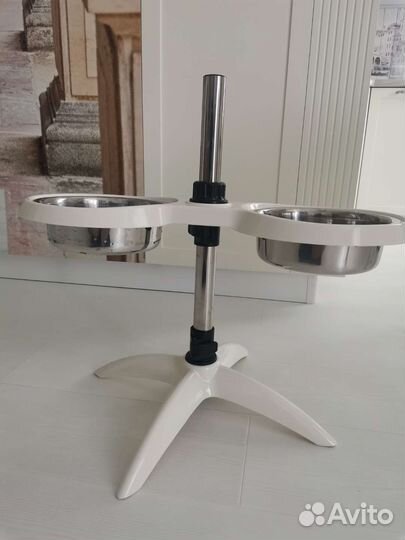 Стойка с мисками для собак, 2х2,4 л/диаметр 25 см