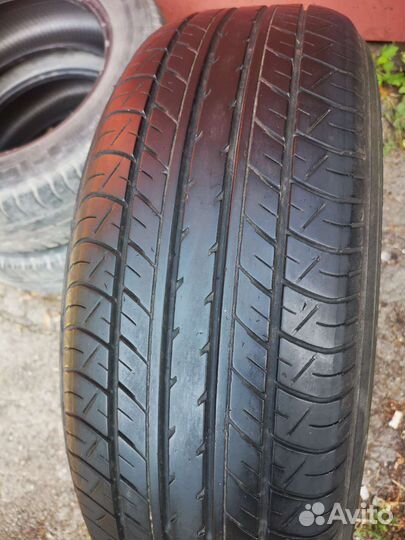 Yokohama dB Decibel E70 215/60 R16