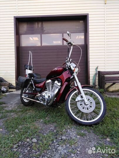Suzuki intruder 400