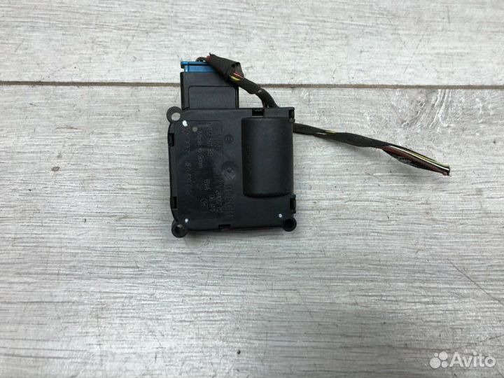 Сервопривод заслонок печки Audi A8 4.2 2007