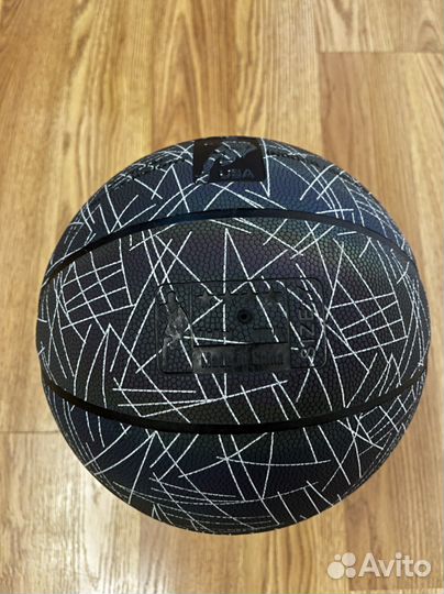 Баскетбольный мяч 