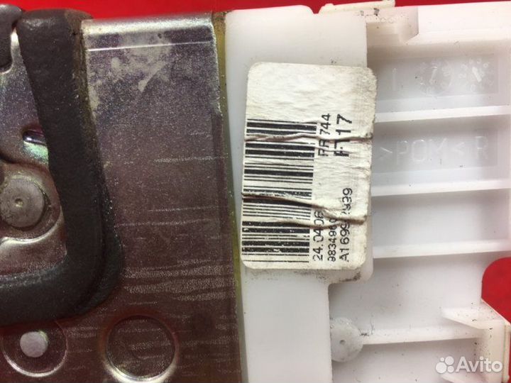 Замок двери задний правый Mercedes-Benz B-Class