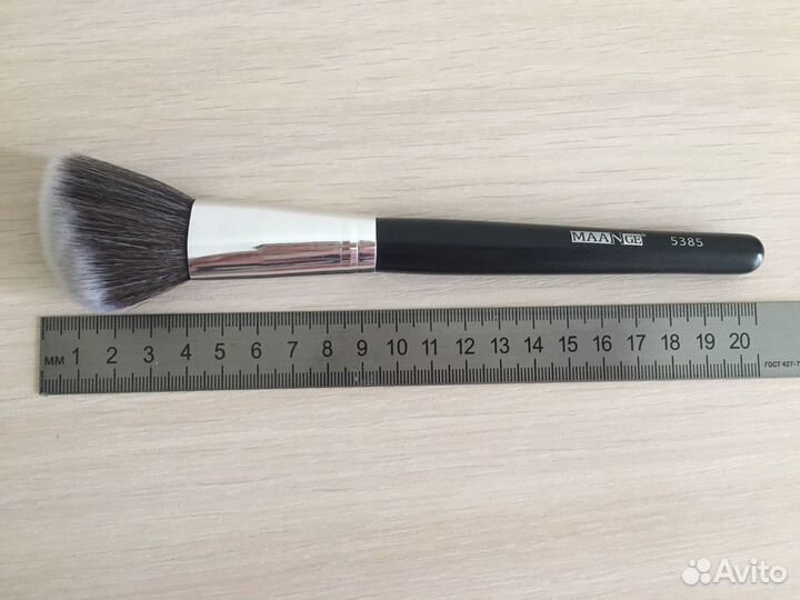 Кисть для макияжа