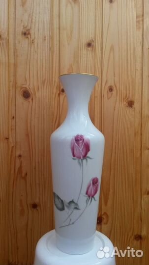 Этрусская ваза с ветками роз