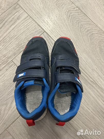 Кроссовки летние