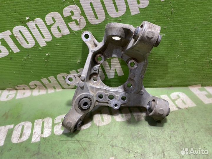 Кулак поворотный задний правый Nissan Skyline PV36