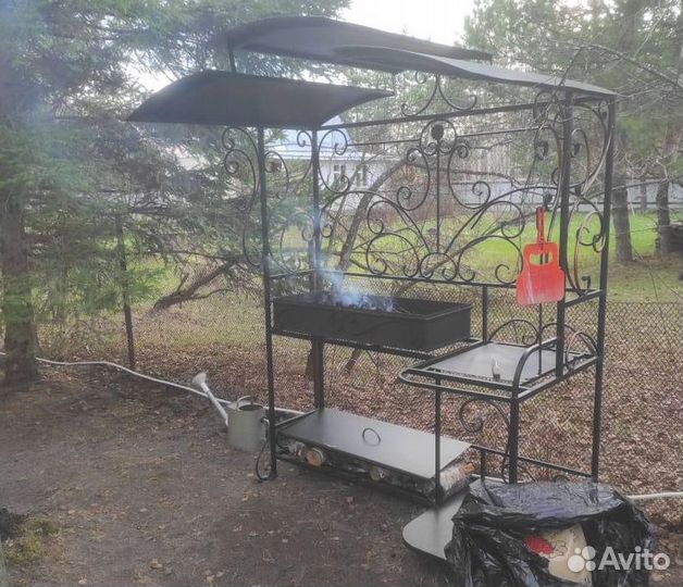 Мангал с крышей