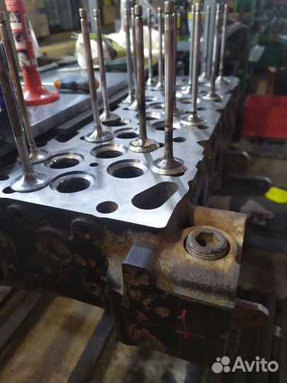 Головка блока цилиндров Cummins ISBe 3.8 TD