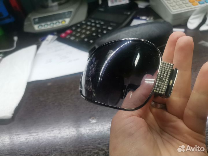 Солнцезащитные очки escada