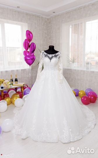 Свадебное платье пышное со шлейфом