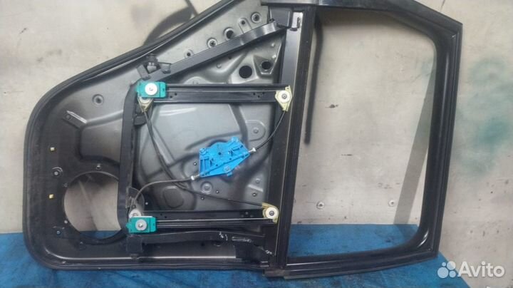 Стеклоподъемник задний правый Touareg AXQ, AYH