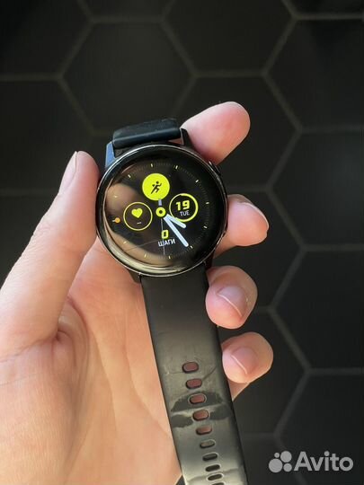 Смарт-часы Samsung Galaxy Watch Active