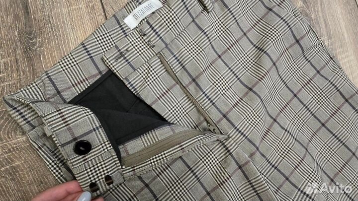 Брюки в клетку прямые 40 42