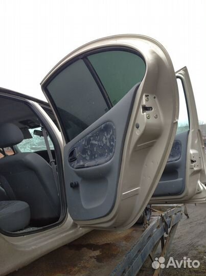 Renault Megane двери