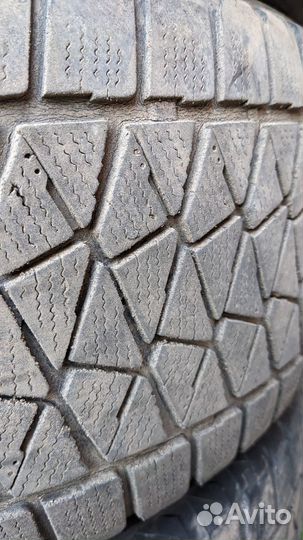 Bridgestone Blizzak DM-V2 245/65 R17 107S