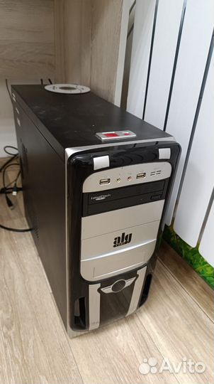 Системный блок и монитор