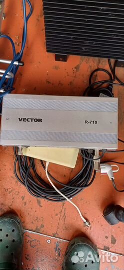 Репитер Vector R-710