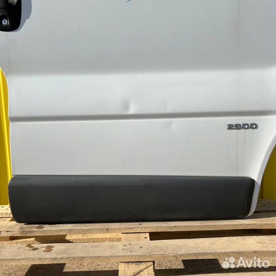 Дверь передняя правая Opel Vivaro 2.0 2012