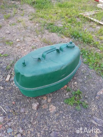 Продам канистру для моторной лодки