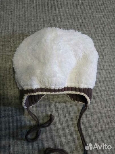 Шапка зимняя на возраст 2-3 года. Новая