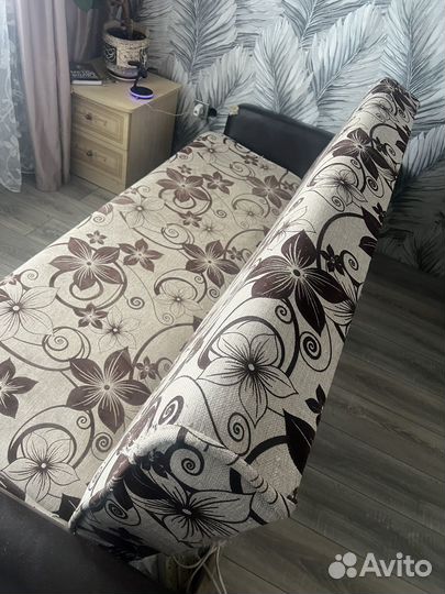 Отдам бесплатно диван