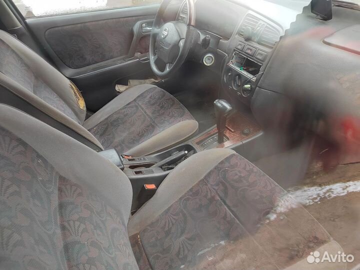 Капот на Ниссан примера р11