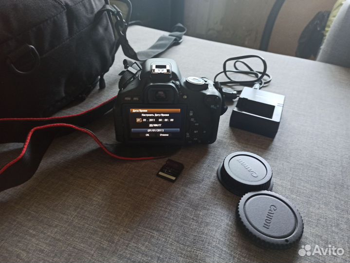 Зеркальный фотоаппарат Canon EOS 600d