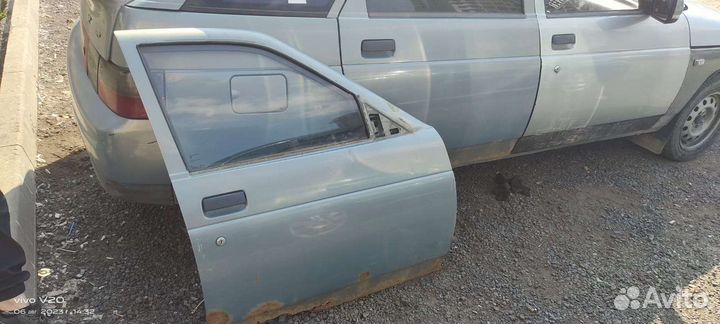 Двери ваз 2110 (на запчасти)