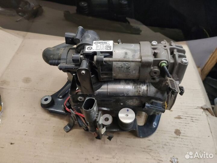 Компрессор пневмоподвески BMW 7 G11/G12 рест. 2021