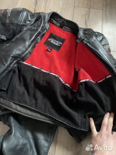 Экипировка для мотоцикла кожанная RST (48 размер)